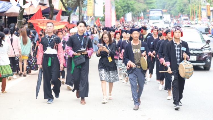 Apêê T’ngay Văn hóa du lịch coh da ding Mộc Châu vêy ta bhrợ tơợ t’ngay 28/8