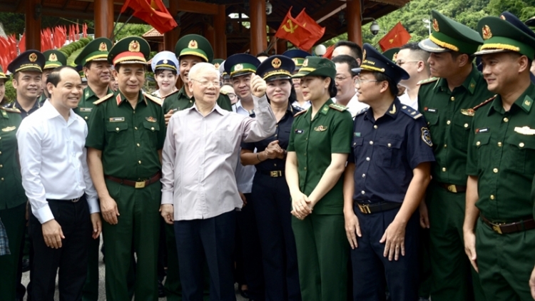 Tổng Bí thư Nguyễn Phú Trọng lưm lêy Cửa khẩu Quốc tế Hữu Nghị (Lạng Sơn) 