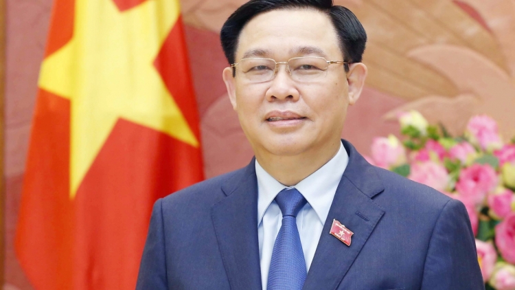 Khua git gai wai lăng pơ ala mơnuih ƀôn sang dêh čar ta, ơi Vương Đình Huệ nao čuă dêh čar Indonesia hăng hmư̆ jơnum AIPA-44 