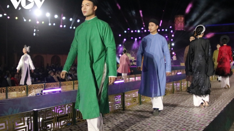 Ha dưm hơnh deh áo dài ty đanh Huế - Kinh đô hoa gấm