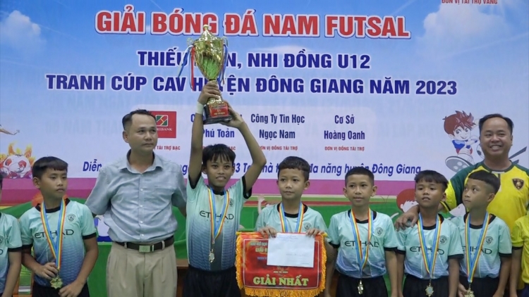 Đông Giang bhrợ têng xang bh’rợ ch’ner bóng đá Futsal p’niên n’dơơr, p’niên k’tứi U12 tr’zeng cúp CAV c’moo 2023