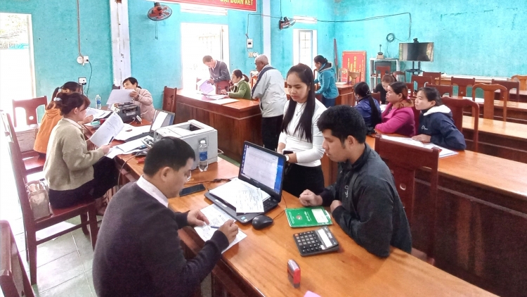 Đông Giang: Pa zay pa xang lêy cha mêệt bhiệc đoọng vặ zên chính sách lalăm t’ngay 30/9/2023