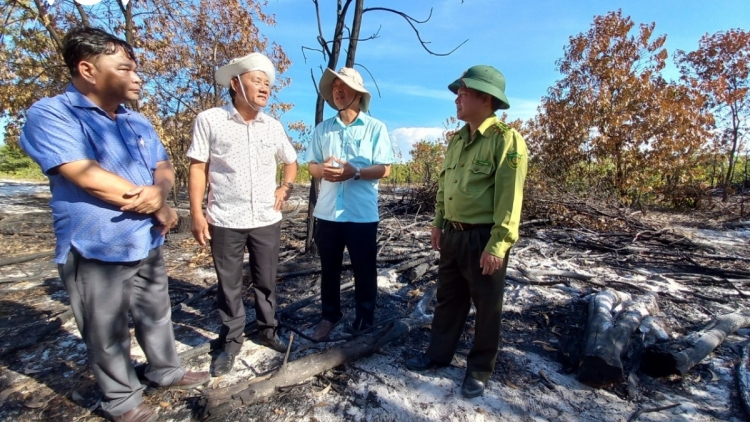 Ta luôn dưr rooh cat crâng phòng hộ truih biển Quảng Nam