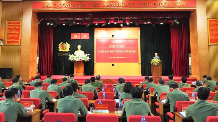 C’bhuh Công an xay bhrợ bh’rợ k’đhơợng nhâm yêm têêm bêl Quốc khánh 2/9