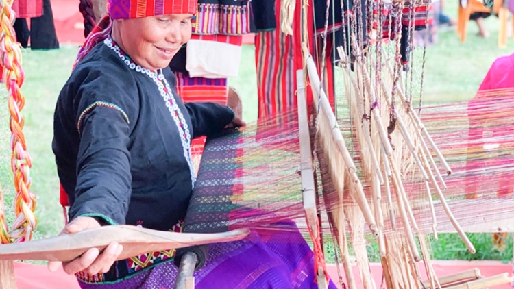 Pân đil Vân Kiều lưch loom zư đơc bh’rợ taanh n’đooh a dooh