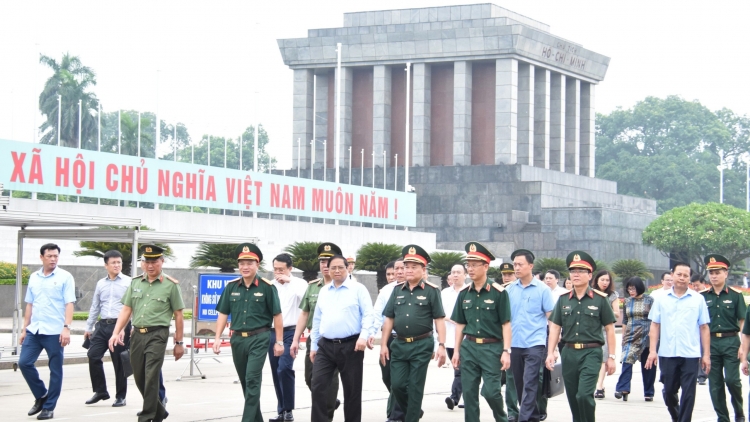 Pôa Phạm Minh Chính, Ngế pro xiâm hnê ngăn Chin phuh séa ngăn tơdroăng cheăng ‘mâi rơnêu tiô rơnó hngêi ‘măn poăng  Hồ Chí Minh, Kăn xiâm hnê ngăn tơnêi têa ki apoăng