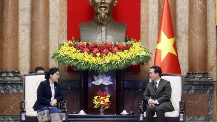 ពត៌មាន​ម៉ោង១៥