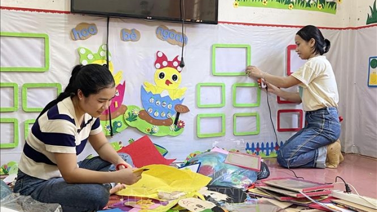 Chr’hoong k’coong ch’ngai Hướng Hoá ra văng moót c’moo học t’mêê