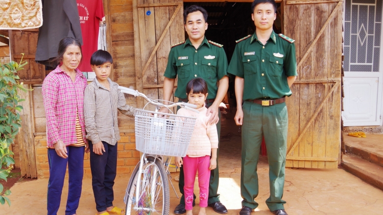 Mô đô̆i gak tơkăng kong Dak Nông tŏng kum tơdroăng pói vâ troh hngêi trung ăm hok tro sinh viên kơpong tơkăng kong