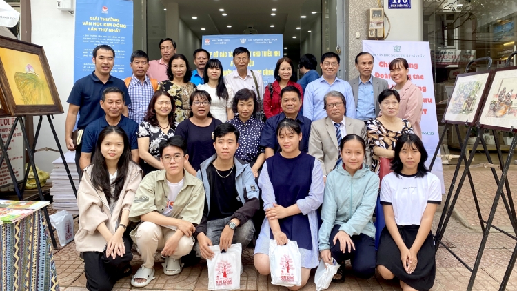 Pri mơhá hrĭng rơtuh ăm mâu ƀai chêh ‘na vâi hdrêng