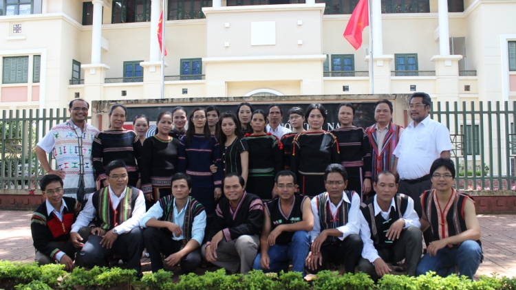 Pờ tơlik jơnau đơs Jơi bơtiàn dùl êt nă cau- 30 nam bềng lìu jơnau kah kir