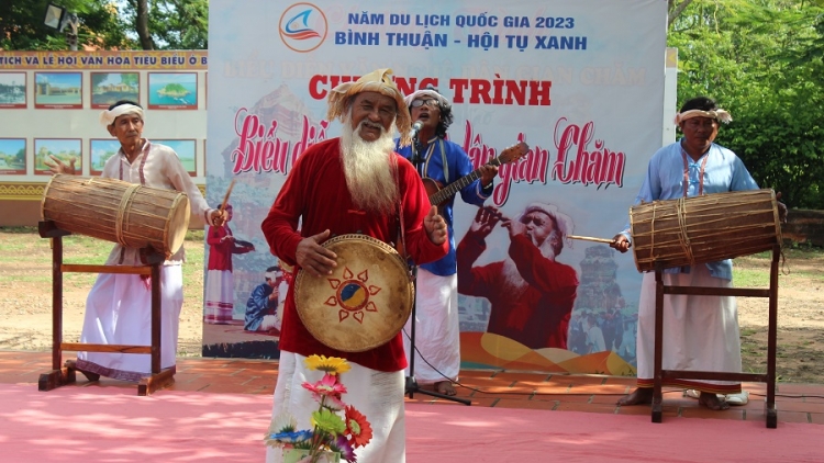 LABIK BIMON PO SAH INƯ NDUNG BAK ILAMO CAM BÌNH THUẬN