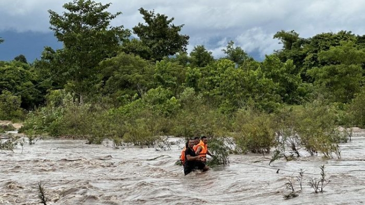 Gia Lai: Pŏk ngă dŭm hdră êlan mdrơ̆ng hŏng adiê hjan êa lip 