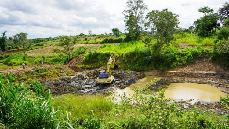 Pêi pêt, rak ngăn loăng kơphế kâi trâng ƀă kong prâi hơ’lêh