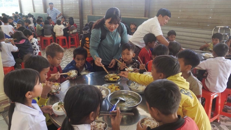 Rim ‘măng sŏng sa ‘mêm kơ eng kơ hŏk tro tơring tơnap tap Kon Plông