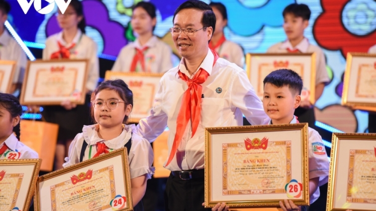 Khua lăn čar Võ Văn Thưởng mâo hră mơĭt kơ phung hđeh kluôm lăn čar 