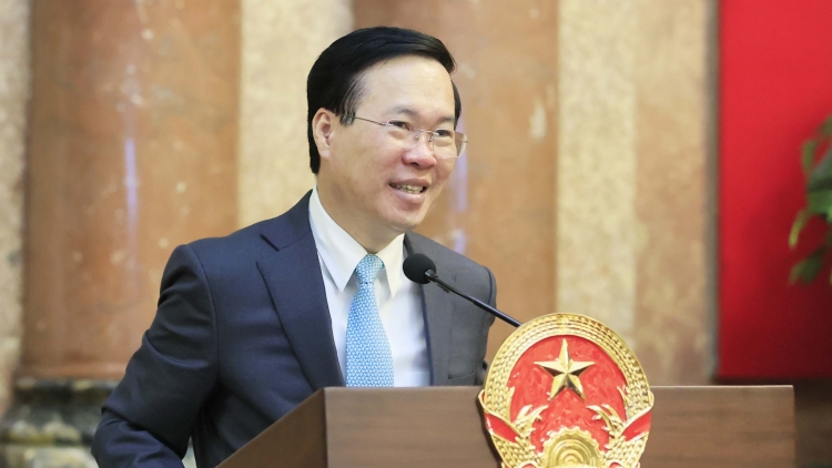 Kruanh dak Võ Văn Thưởng mâp đại biểu Prăk nkrem Vừ A Dính 