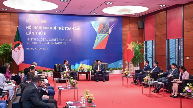 Củ tịc Quốk hội ồng Vương Đình Huệ wă Phó Củ tịc Quốk hội lơgar Algeria 