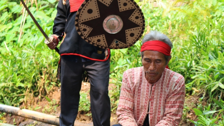 Tơlơi adoh mơak bơni bruă mă