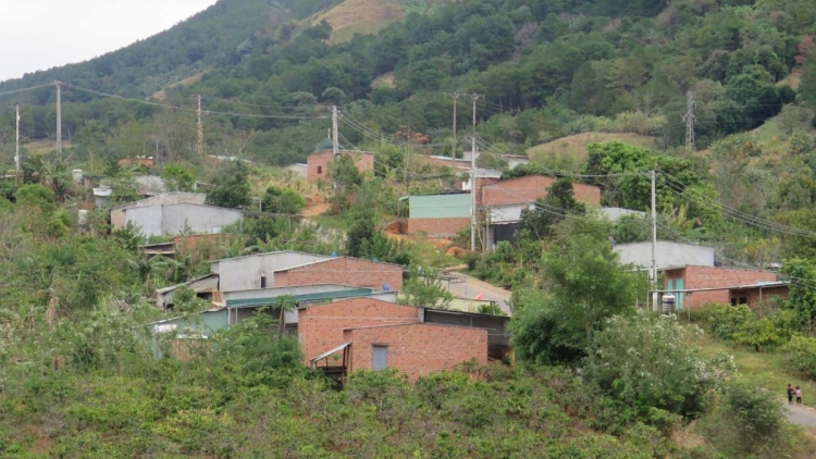 Kon  Tum: Wăk kol mkra nău ơm ta nkual ntu\k gu\ mhre 150 rme prăk