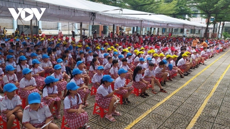 ពត៌មាន ម៉ោង​ ៦ 