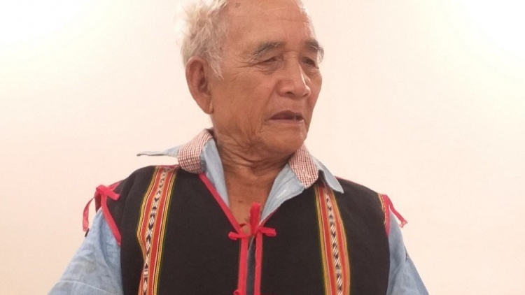 Cau chài Rơchom Nha kơlôi rơcang bè phan lời wơl yal yau