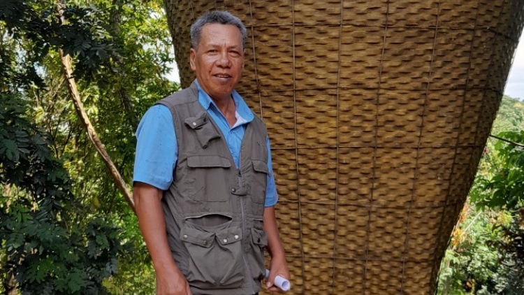  M’hâm ƀư an mât ndrăy ot ndrong Jarai 