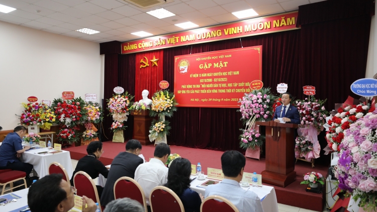 Khul Pơtrŭt hŏk pơhrăm Việt Nam pơgơ̆r tơbăt 15 sơnăm Năr Pơtrŭt hŏk pơhrăm Việt Nam