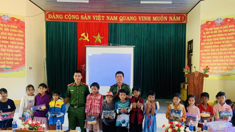 Quảng Nam: Xay moon cha groong ma túy đhị chr’val ca noong k’tiếc Chơ Chun, chr’hoong Nam Giang