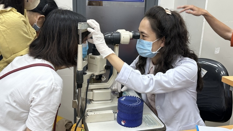 Đhr’năng dưr váih pr’lúh cr’ay bhrông mắt