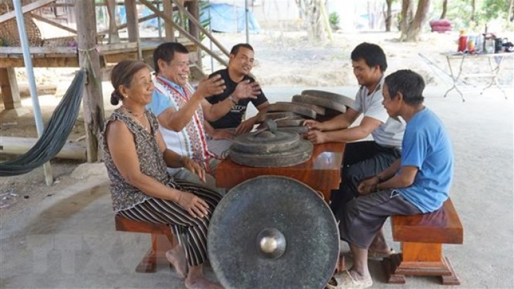 SIAM LAGAIH MENG SARAK ANGAN JE NGAN HAONG MIKVA BANGSA RƠ MĂM