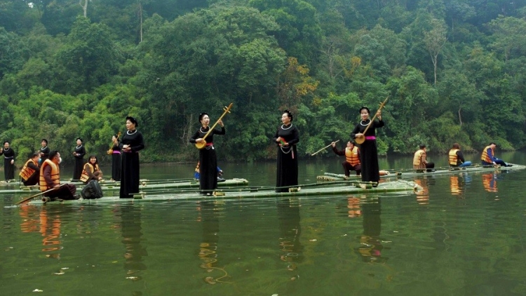 LÂM BÌNH, TUYÊN QUANG: TỈ LỈN LIỂU DƯƠNG CHỒM CHĂN ĐÂY