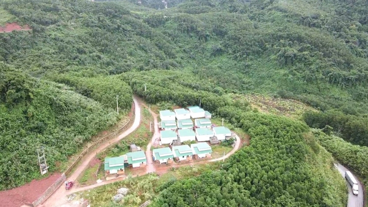 Đhanuôr ma mông coh ca coong Cha Lo doọ lâh k’rang hr’lang k’tiếc bêl hân noo boo đhí dzợ