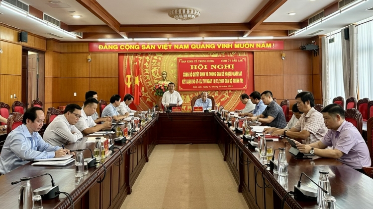 Mpôl groi nđôi bah Ban Kinh tế Trung ương pah kan ta Dak Lak