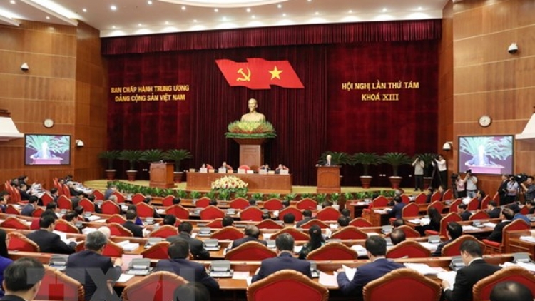 Lê Hoài Trung đi păn ngă Khua êpul kiă kriê bruă Đảng gư̆l dlông, gưl 13 