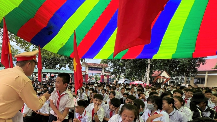       Dak Lak ua\nh khlay nkoch trêng mpeh đăp mpăn ntung trong ngih sam [u\t