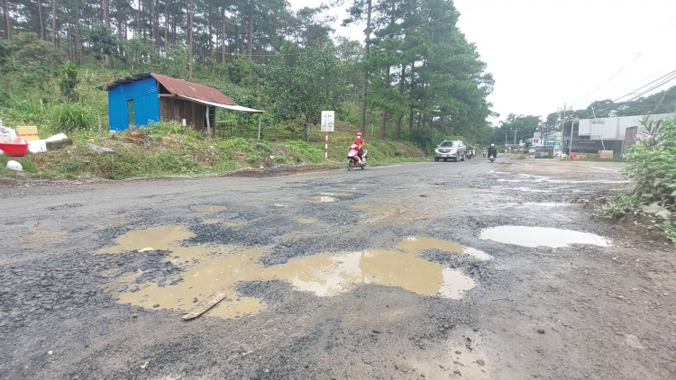 Êlan dơ̆ng prŏng mrô 27 găn čar Lâm Đồng jhat rai kjham êdi