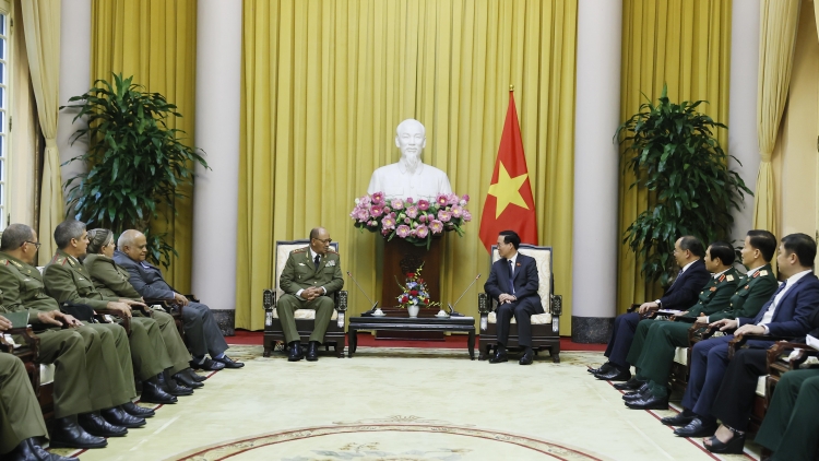 Kruanh dak wơt Tổng tham mưu trưởng, Groi Kruanh n’gâng kan ăp rmôt vũ trang cách mạng Cuba