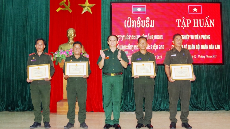 Quảng Nam: Bhrợ têng xang pa choom đoọng bh’rợ biên phòng ha c’bhuh zư lêy k’noong k’tiêc tỉnh Sê Kông