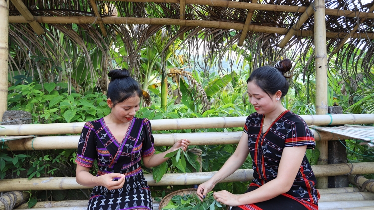 Thừa Thiên Huế: Zooi zên cơnh lâng 1.000 pân đil đoọng apêê bhrợ cha tơợ lâh Covid-19 