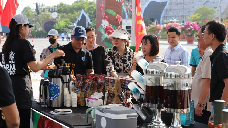 Hloh 100 kơ deng tơmam vang akŏm Lêh cheh phe dêh char Sơn La