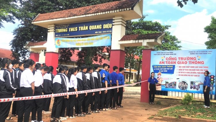 Dak Lak tơtrŏng pơtâng tối ‘na rak tơniăn troăng klông ƀă rơxế kơtâu tung hngêi trung hriâm