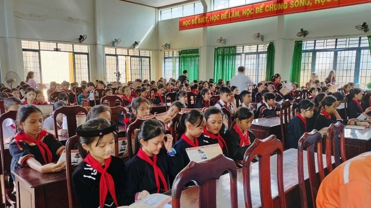 Pơđĭ tui boh tŭ yua pơtô lăi ba yua apui lơtrik rơnuk rơnua ƀơi Dak Lak