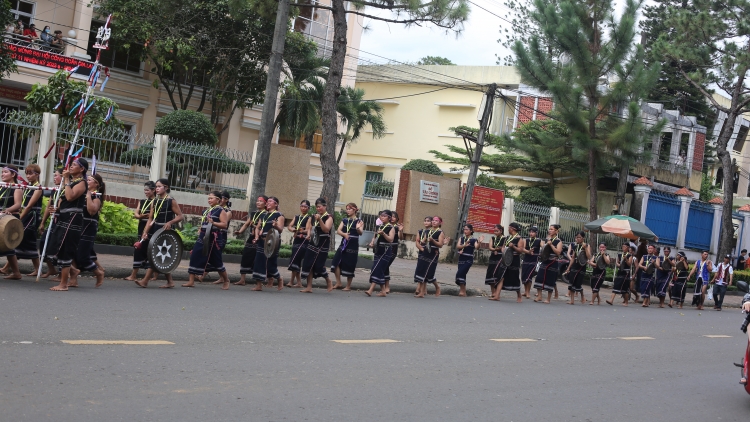 Tơdrong kơtơ̆ng ang năr mônh ‘năr 13-11-2023