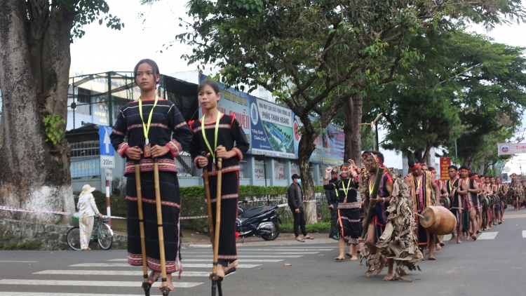 Ngui mơ-ak Festival gru grua čing hơgor Gia Lai thun 2023