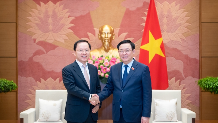 Pôa Vương Đình Huệ, Kăn xiâm hnê ngăn Kuô̆k hô̆i tơdah Kăn pơkuâ liăn ngân, Grup pơkuâ Samsung Electronics