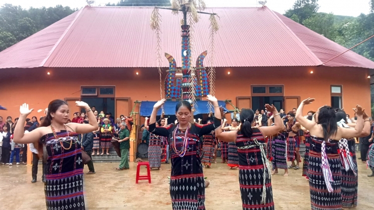 Chr’hoong Đông Giang, Quảng Nam pa luih đong ăt bhrợ za zum âng vel âng đhanuôr Cơ Tu chr’val Sông Kôn