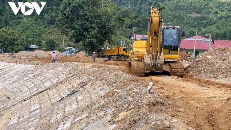 Quảng Nam: Pa zay tệêm ngăn “4 đhị đêêc” tước vel, bhươl lâng pr’loọng đong bêl pleng boo đanh đươnh