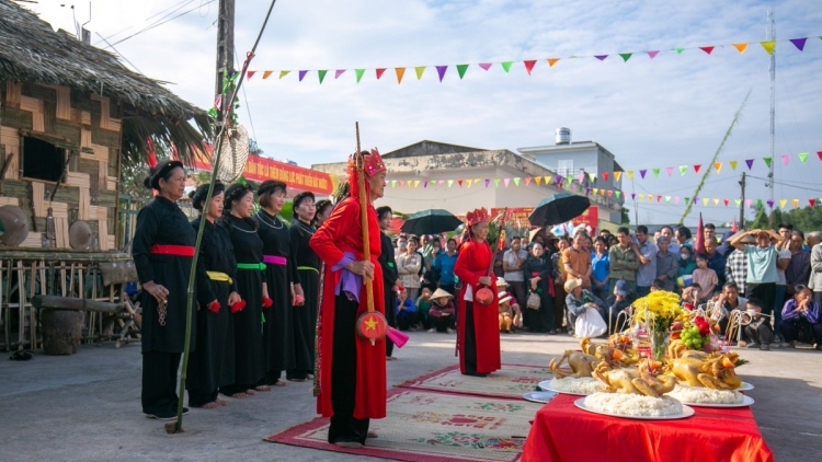 ADAT THEN LIKAU KA MANUAC URANG HU KHANG KAJAP, NGAK MBANG KAYA MEDA DI URANG TÀY QUẢNG NINH