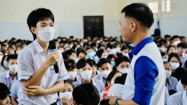 Tơƀrê hnoăng cheăng hnê tối ‘na tơniăn troăng prôk a hngêi trung hriâm a kong ngo Thừa Thiên Huế